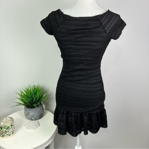 Free People womens knit ruffle bottom black stripe stretch dress size XS - Picture 5 of 8